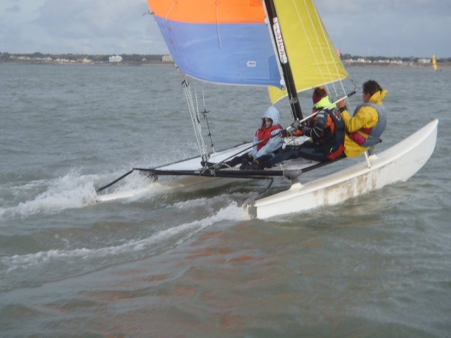  Renta de catamarán familiar 